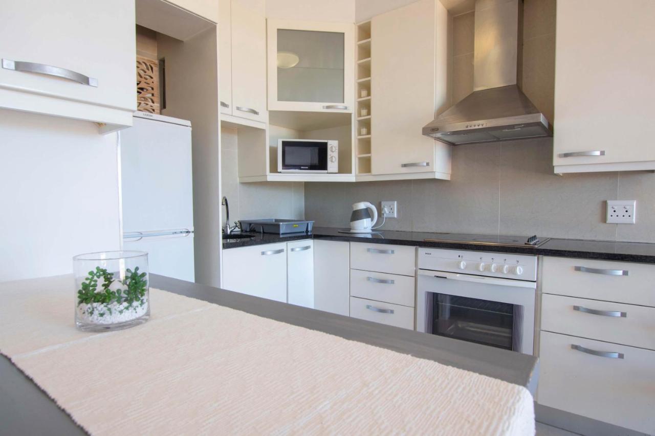 Apartment Romantic Beachfront Bachelor