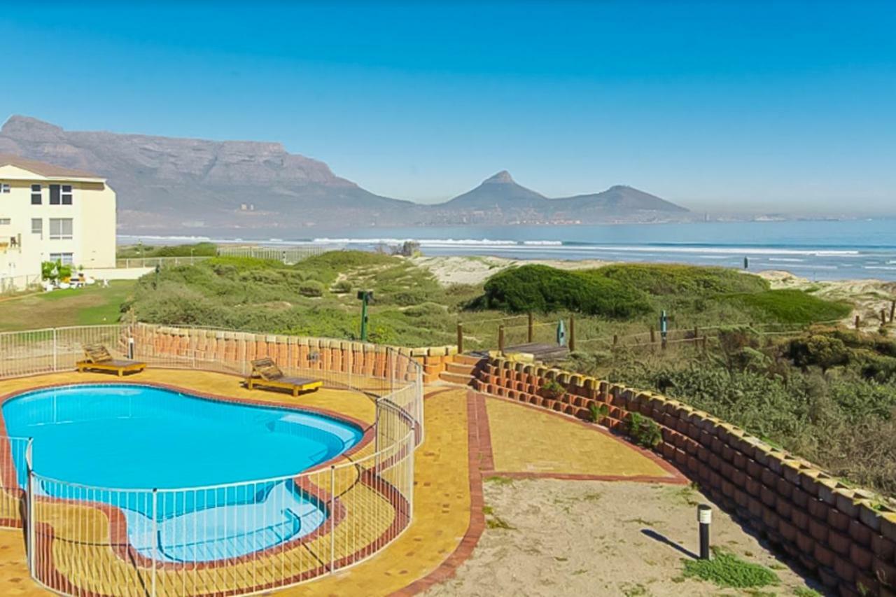 Romantic Beachfront Bachelor *